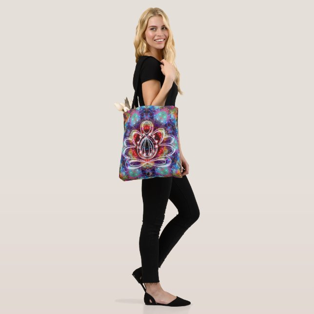 Tote Bag Incandescence Zen Lotus (Sur le modèle)