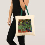Tote Bag Irises de Vincent van Gogh, Jardin Vintage<br><div class="desc">Irises (1889) de Vincent van Gogh est une peinture vintage à fleurs de paysage de post impressionnisme d'art, représentant un jardin aux iris à barbe violet poussant par des pavots orange. Une seule fleur d'iris blanc fleurit au bord. À propos de l'artiste : Vincent Willem van Gogh (1853-1890) fut l'un...</div>