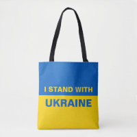 Je me tiens avec le drapeau ukrainien de l'Ukraine