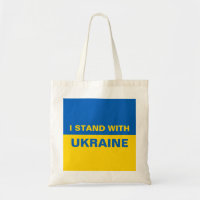 Je me tiens avec le drapeau ukrainien de l'Ukraine
