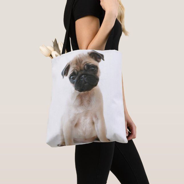 Tote Bag Jeune chien mignon de carlin (De près)