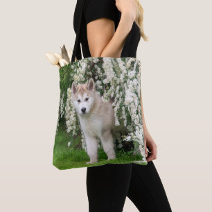 Tote Bag Jolie chiot de chien malamué de l'Alaska en fleurs