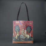 Tote Bag La Dame et la licorne, Vue<br><div class="desc">La Dame et la licorne, Vue (La Dame a la licorne, La vue) Tapisserie médiévale (vers 1500). Cette tapisserie fait partie d'une série de six. Chaque tapisserie présente une dame médiévale dans différentes poses. Chaque scène représente l'un des cinq sens, ainsi qu'une sixième scène intitulée Mon Seul Desir (mon seul...</div>