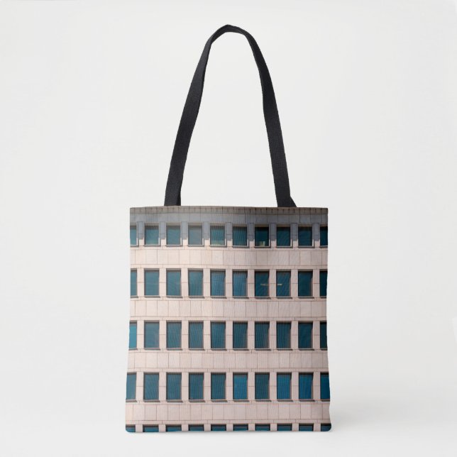Tote Bag La façade du bâtiment moderne de forme rectangulai (Devant)