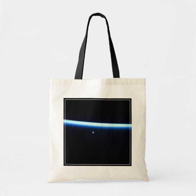Tote Bag La fine ligne de l'atmosphère terrestre et une lun (Devant)