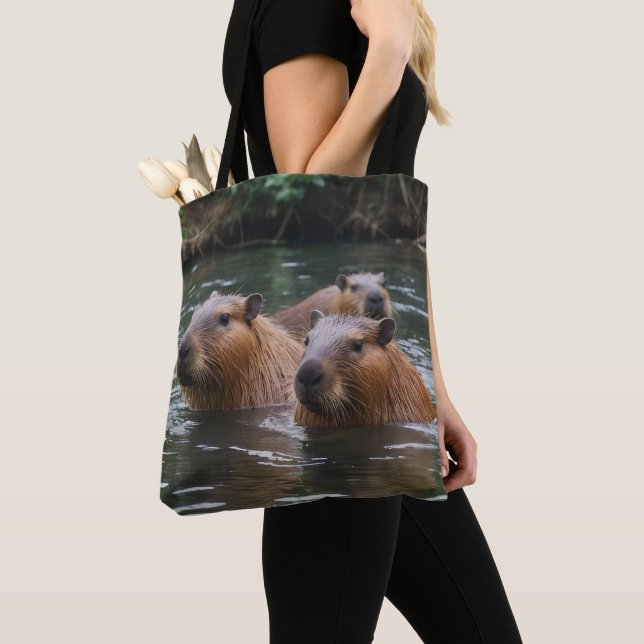 Tote Bag La Nage Des Capybaras Dans La Rivière, (De près)