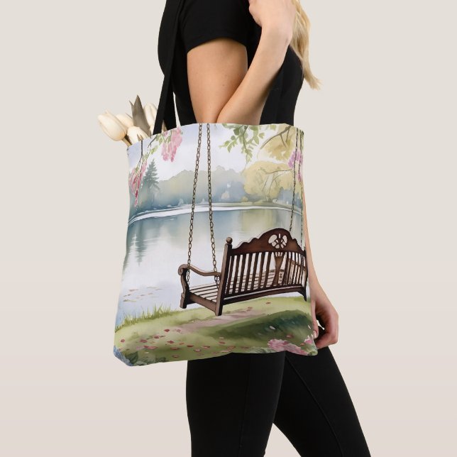 Tote Bag Lakeside Swing dans le jardin d'aquarelle romantiq (De près)