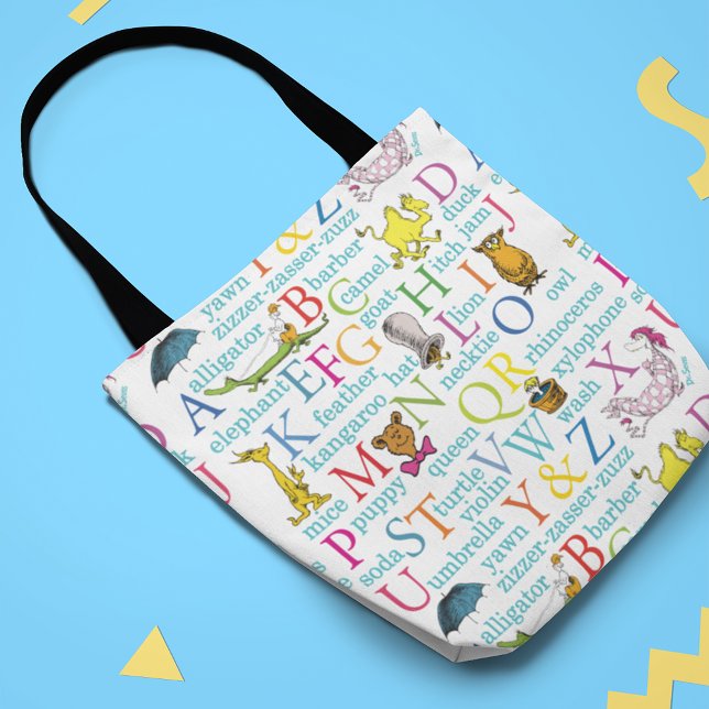Tote Bag L'alphabet du Dr Seuss avec des mots (Tote bag laying on table)