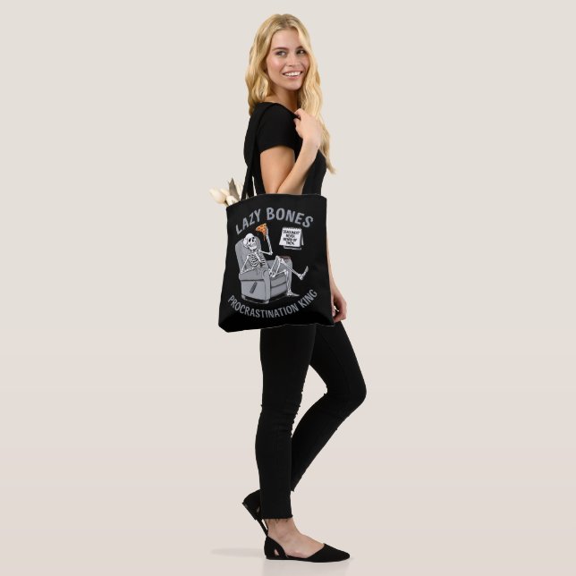Tote Bag Lazy Bones - Procrastination King Funny Skeleton (Sur le modèle)