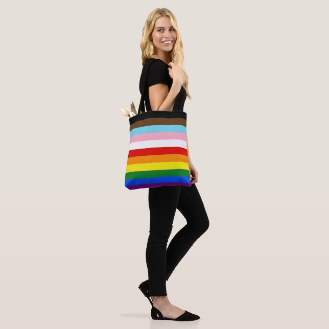 Tote Bag Le drapeau de fierté à onze bandes de SlipperyJoe' (Sur le modèle)
