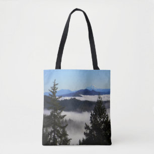 Tote Bag Le mont Shasta au-delà du brouillard....