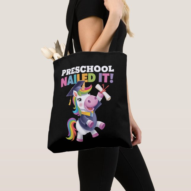 Tote Bag Le préscolaire l'a cloué Unicorn Graduation Cap (De près)