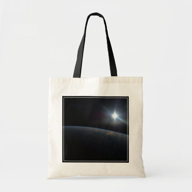Tote Bag Le Soleil qui s'installe sur l'horizon terrestre. (Devant)