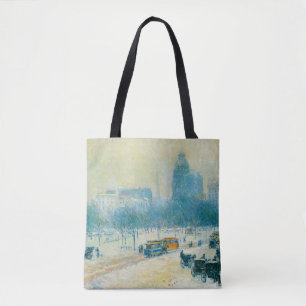 Tote Bag L'hiver à Union Square par Frederick Childe Hassam