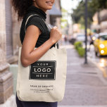 Tote Bag Logo d'entreprise personnalisé<br><div class="desc">Ce sac fourre-tout élégant et personnalisé de marque d'entreprise dispose d'un grand espace pour votre logo d'entreprise avec un texte personnalisé noir moderne qui peut être personnalisé avec le nom d'entreprise, l'emplacement, le slogan, le site Web ou d'autres informations préférées. Idéal pour les propriétaires de petites entreprises qui sont en...</div>