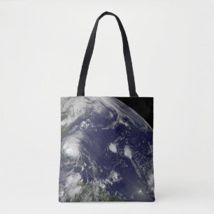 Tote Bag L'Ouragan Irene Traverse Les Bahamas.