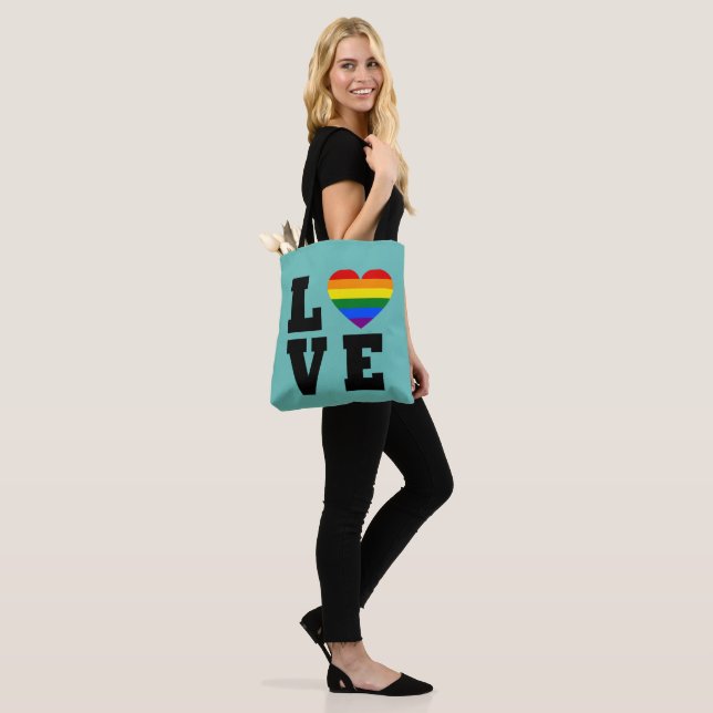 Tote Bag Love Rainbow Heart Bag, tendance bleu Décontracté  (Sur le modèle)