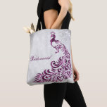 Tote Bag Magenta Peacock Leaf Vine Bridesmaid Fourre-tout<br><div class="desc">Personnalisez un sac tout en papier pour vos servantes d'accueil avec un Sac fourre-tout Magenta Peacock Leaf Vine Bridesmaid. Le design fourre-tout présente un arrière - plan gris clair avec un paon magenta plein de vitamine et un embellissement de la vigne. Personnalisez avec le nom de la servante ou gardez...</div>