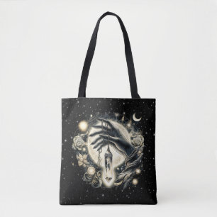 Tote Bag Main tenant un cristal sous le clair de lune