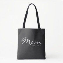 Maman a établi un nouveau cadeau pour maman