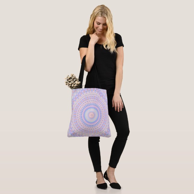 Tote Bag Mandala coloré (Sur le modèle)