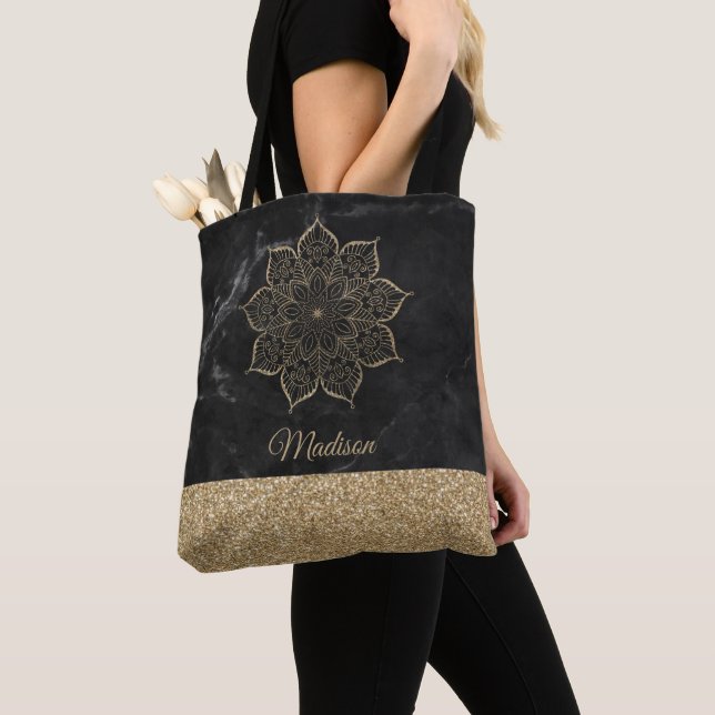Tote Bag Mandala de fausse brillance dorée sur marbre noir (De près)