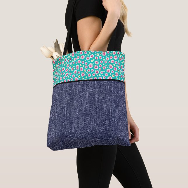 Tote Bag Marguerites roses et denim (De près)