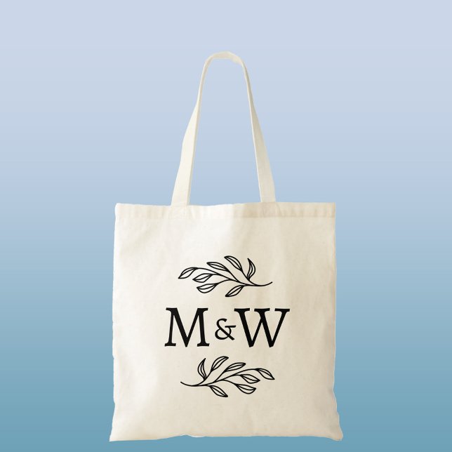 Tote Bag Mariage Couple Monogramme Élégant Botanique (Wedding couple monogram initials personalized botanical leaf sprig welcome or favor budget tote bag)