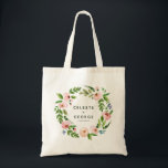 Tote Bag Mariage de couronnes à fleurs rose pâle<br><div class="desc">Sac fourre-tout de mariage à l'aquarelle rose vif. Elégante aquarelle fleurie et belle calligraphie script. sac fourre-tout mariage à couronne florale. Les tons doux et doux ajoutent une élégance calme à cette suite mariage. modifier le texte pour montrer les noms de mariée et mariée ou mère de la mariée, demoiselle...</div>