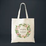 Tote Bag Mariage de couronnes à fleurs rose pâle<br><div class="desc">Sac fourre-tout de mariage à l'aquarelle rose vif. Elégante aquarelle fleurie et belle calligraphie script. sac fourre-tout mariage à couronne florale. Les tons doux et doux ajoutent une élégance calme à cette suite mariage. modifier le texte pour montrer les noms de mariée et mariée ou mère de la mariée, demoiselle...</div>