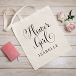 Tote Bag Mariage personnalisé Flower Girl Black Script<br><div class="desc">sac fourre-tout mariage fleurie fille dispose de script de calligraphie moderne tourbillonnante noir avec élégant texte de prénom personnalisé que vous pouvez personnaliser. Voyez nos créations de fête nuptiale coordonnées !</div>