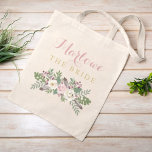Tote Bag Mariée Dusty Rose Floral Boho Custom Wedding<br><div class="desc">Notre vintage mariage "The Bride" à fleurs boho dispose d'un agencement floral moody de roses romantiques, des fleurs de pivoines et d'anémones, de verdure, et de plume bohème rustique dans des tons riches de rose poussiéreux, rose mauve, cassis, blanc crémeux, vert mousse, gris et or sur une couleur gris foncé...</div>