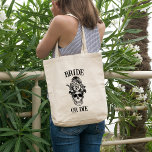 Tote Bag Mariée ou décès Bachelorette Parti Customisée<br><div class="desc">Ce sac fourre-tout de mariée ou de bachelorette mort customisé de la fête de la mariée est parfait pour transporter tous vos essentiels à votre grand jour. Le fourre-tout est doté d'un imprimé coordonné et est assez grand pour s'adapter à tout ce dont vous avez besoin pour la journée, y...</div>