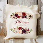 Tote Bag Marsala burgundy floral Bridesmaid Personnalisé<br><div class="desc">Cliquez sur "Personnaliser ce modèle" pour customiser plus loin. Vous pouvez modifier la taille de police, la couleur de police et plus encore! Ne manquez pas de vous procurer plus de 1000 articles assortis dans notre boutique. sacs fourre-tout mariages, sacs fourre-tout mariages, sacs fourre-tout floraux, sacs fourre-tout rustiques, nom, sacs...</div>