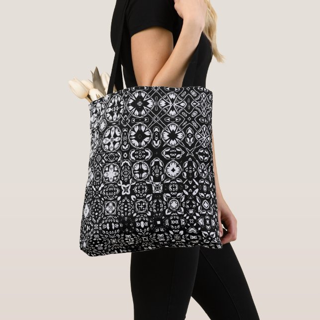 Tote Bag Médaillon Médaillon Motif noir et blanc (De près)