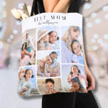 Tote Bag Meilleur Collage Photo de Maman<br><div class="desc">Sac fourre-tout photo personnalisé Best Mom 7. Célébrez Maman avec ce sac fourre-tout photo personnalisé, avec le même beau design sur les deux côtés pour un coeur torride, gardien quotidien. En haut, Best Mom est affiché dans une police serif classique, avec une deuxième ligne dans la calligraphie manuscrite où vous...</div>
