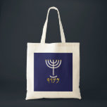 Tote Bag Menorah<br><div class="desc">Individuellement, les lettres représentent : Menorah : Mem, Nun, Resh, Hey Mem - Chaos Puissant Sang Nun - Continue Hir Son Resh - Premier Début Commencement Hey - Reveal Breath Exo 25:31 Et tu feras un chandelier d'or pur : de travail battu, le chandelier sera fait : son arbre, et...</div>