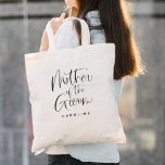 Tote Bag Mère de la chambre Simple Mariage Calligraphie<br><div class="desc">Le Sac fourre-tout de calligraphie Mariage simple Mother of the Groom présente une calligraphie amusante et jolie,  ainsi que le nom de la mère du marié.</div>