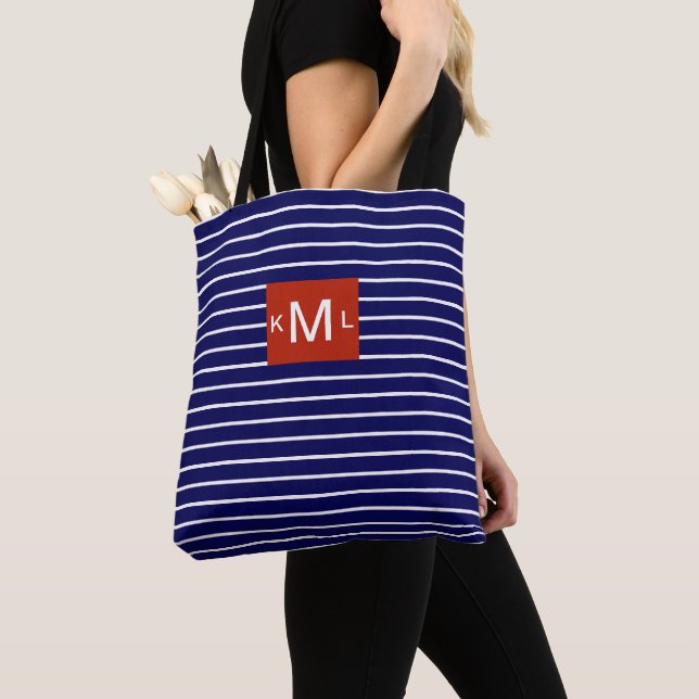 Tote Bag Modèle Monogramme rouge à bandes horizontales bleu (De près)