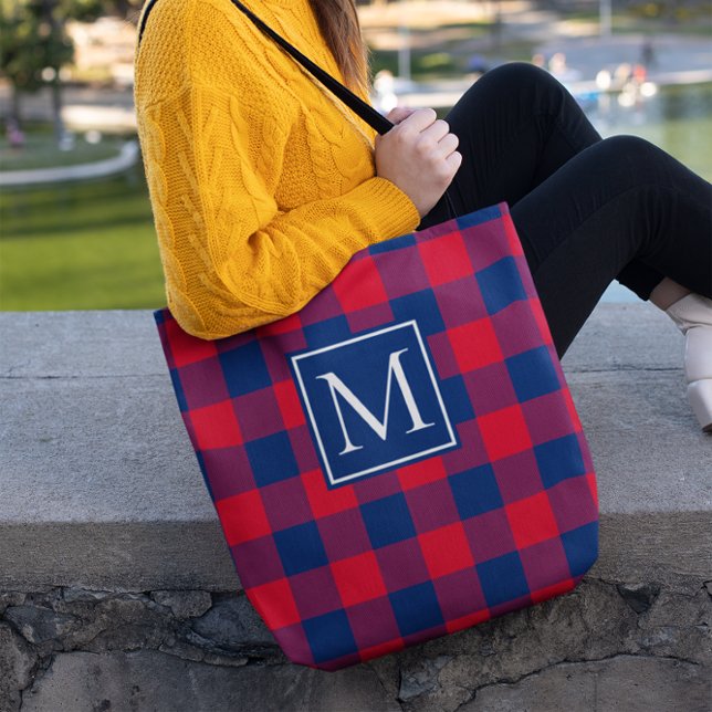 Tote Bag Monogramme de buffle bleu rouge et marine (Red and Navy Blue Buffalo Plaid Monogrammed Tote Bag)