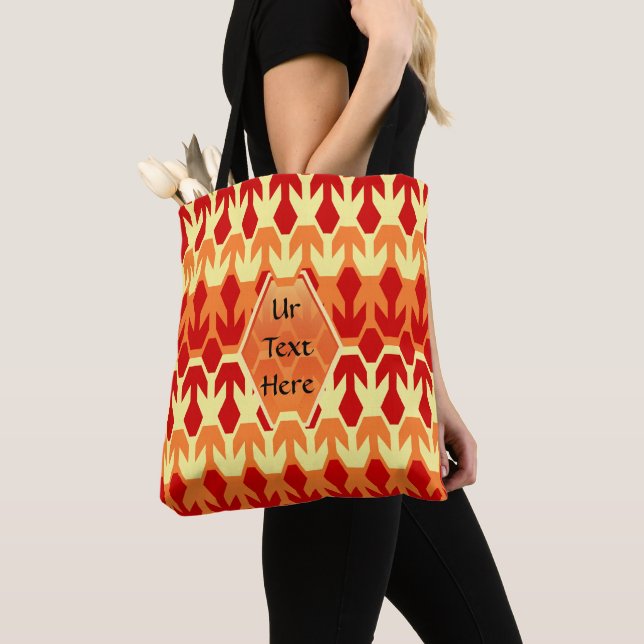 Tote Bag Monogramme de navire rouge et de flèche jaune (De près)