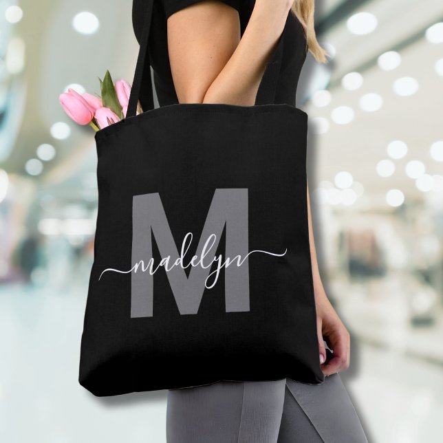 Tote Bag Monogramme de nom de script moderne tendance noir (Black Trendy Modern Script Name Monogram Tote Bag)