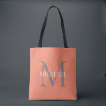 Tote Bag Monogramme personnalisé et nom rose clair<br><div class="desc">Monogramme et cadeaux de nom élégants personnalisés avec monogramme personnalisé dans le style de police serif classique avec boîte de nom au milieu du monogramme.</div>