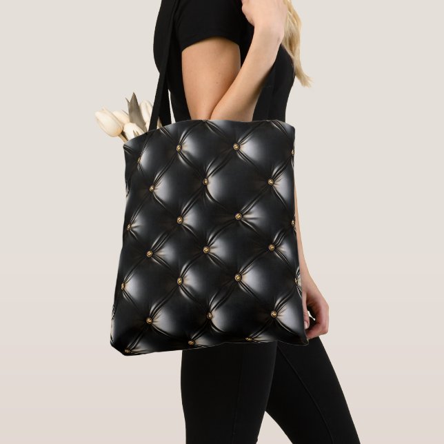 Tote Bag Motif en cuir noir courbé (De près)