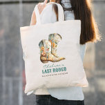 Tote Bag Nashville Dernier Rodeo Boots Bachelorette Party<br><div class="desc">Nashville Dernier Rodeo Boots Bachelorette Party sac fourre-tout est parfait pour votre Nash Bash! Des bottes florales adorables mettent en avant cette fête de bachelorette.</div>