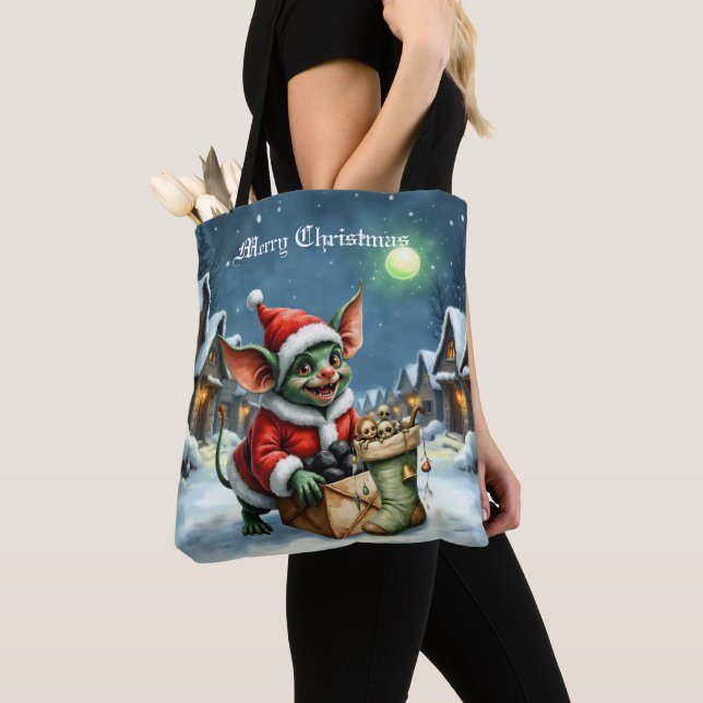 Tote Bag Naughty List Delivery: The Goblin Clause Chronicle (De près)
