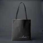 Tote Bag Noir Blanc Moderne Minimaliste Élégant Monogramme<br><div class="desc">Découvrez notre collection minimaliste moderne de monogrammes noirs et blancs : Faites preuve de simplicité et de sophistication grâce à nos designs minimalistes, conçus pour élever votre style sans effort. Réalisée avec un oeil attentif pour l'esthétique moderne, cette collection présente des motifs noirs et blancs épurés accentués par des monogrammes...</div>