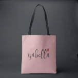 Tote Bag Nom de Demoiselle d'Honneur Personnalisé Rose<br><div class="desc">Un sac fourre-tout rose moderne chic avec un nom en écriture noire et un cœur qui est parfait pour une demande de demoiselle d'honneur. Vos demoiselles d'honneur peuvent remplir leur sac avec l'essentiel pour les voyages en enterrement de vie de jeune fille, ou avec l'essentiel à apporter le matin du...</div>