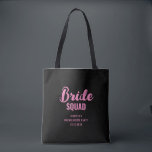 Tote Bag Nom de l'équipe de la mariée Enterrement de vie de<br><div class="desc">Un design simple et élégant minimaliste rose et noir pour une réception de mariage ou une soirée d'enterrement de vie de jeune fille. Le texte calligraphié est personnalisable et peut être modifié à votre guise. Vous pouvez changer la police, la couleur de la police, la taille de la police, l'espacement...</div>