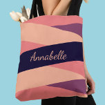 Tote Bag Nom du monogramme ou Initiales Rayures violettes r<br><div class="desc">Sac d'épicerie réutilisable avec un design monogrammé moderne rose et violet. Pour en savoir plus sur les sacs fourre-tout monogrammés,  cliquez ici : https://www.zazzle.com/collections/monogrammed_totes-119242308087756611?rf=238930530889665547</div>